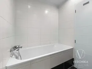 Prodej bytu 2+kk, Praha - Letňany, Hlučkova, 60 m2