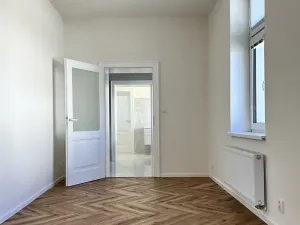 Pronájem bytu 4+1, Děčín, Husovo nám., 156 m2