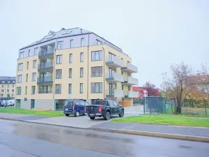 Pronájem bytu 2+kk, Praha - Suchdol, Suchdolské náměstí, 48 m2