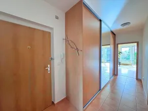 Pronájem bytu 2+kk, Praha - Strašnice, Názovská, 59 m2