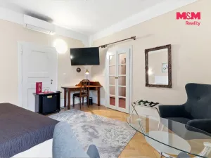 Prodej ubytování, Mladá Boleslav - Mladá Boleslav II, Českobratrské náměstí, 961 m2