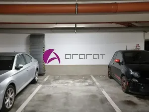 Pronájem garážového stání, Olomouc, Wellnerova, 14 m2