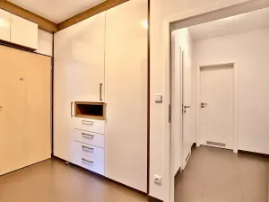 Pronájem bytu 3+kk, Praha - Libeň, V zahradách, 88 m2
