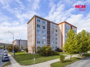 Prodej bytu 2+kk, Kralupy nad Vltavou - Lobeček, nám. Mládežníků, 52 m2