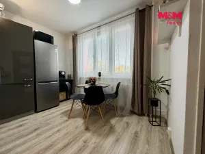 Prodej bytu 3+1, Postoloprty, Jiráskovo náměstí, 67 m2