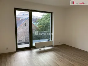 Pronájem bytu 2+kk, Plzeň, Na Roháči, 64 m2