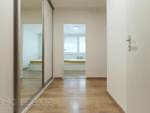 Pronájem bytu 2+kk, Praha, Novoborská, 40 m2