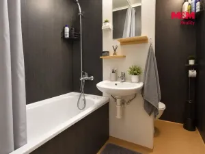 Pronájem bytu 1+1, Hradec Králové - Nový Hradec Králové, třída Edvarda Beneše, 42 m2