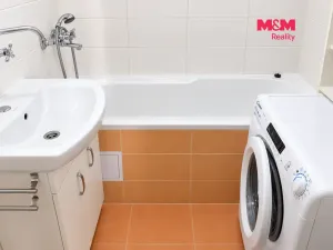 Pronájem bytu 2+kk, Pardubice - Polabiny, kpt. Bartoše, 45 m2