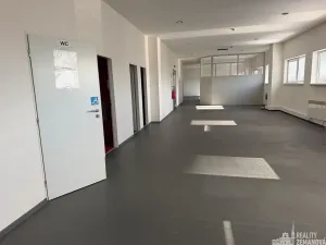 Pronájem komerční nemovitosti, Nupaky, Komerční, 230 m2