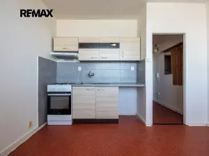 Pronájem bytu 1+1, Hodonín, Velkomoravská, 33 m2