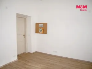 Pronájem obchodního prostoru, Jičín - Holínské Předměstí, B. Němcové, 42 m2