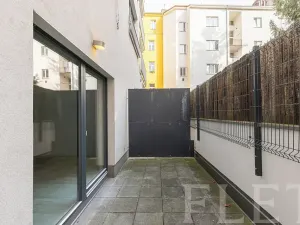 Pronájem bytu 1+kk, Praha - Smíchov, Pod Barvířkou, 32 m2