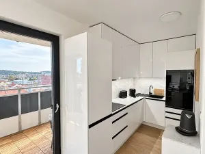 Pronájem bytu 2+kk, Brno, Bratislavská, 52 m2