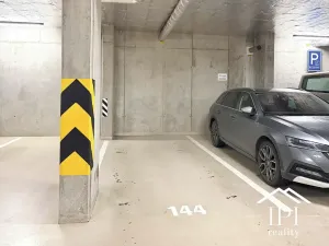 Pronájem garážového stání, Praha - Michle, V dolině, 17 m2