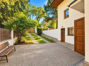 Prodej rodinného domu, Káraný, 180 m2