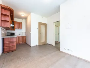 Pronájem bytu 2+kk, Praha - Uhříněves, Jindřicha Bubeníčka, 37 m2