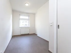 Pronájem bytu 2+kk, Praha - Uhříněves, Jindřicha Bubeníčka, 37 m2