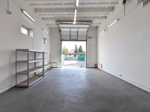 Pronájem kanceláře, Praha - Horní Počernice, Komárovská, 210 m2