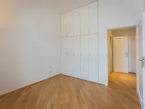 Pronájem bytu 4+1, Praha - Nové Město, Odborů, 100 m2