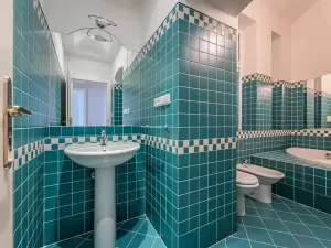 Pronájem bytu 4+1, Praha - Nové Město, Odborů, 100 m2