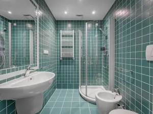 Pronájem bytu 4+1, Praha - Nové Město, Odborů, 100 m2