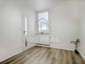 Pronájem bytu 2+kk, Hradec Králové, Průmyslová, 45 m2