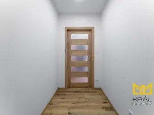 Pronájem bytu 2+kk, Praha - Smíchov, Nádražní, 49 m2