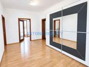 Pronájem rodinného domu, Trnová, 213 m2