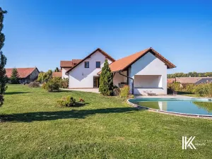Prodej rodinného domu, Hrochův Týnec, 356 m2