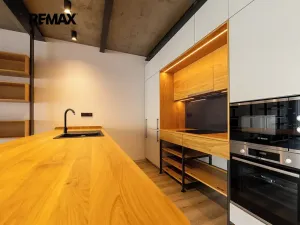 Prodej vícegeneračního domu, Praha - Vysočany, Moravcových, 228 m2