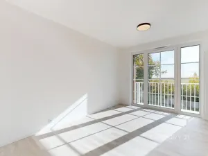 Pronájem bytu 1+kk, Praha - Kbely, Mladoboleslavská, 27 m2