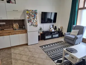 Pronájem bytu 2+kk, Hradec Králové, Buzulucká, 54 m2