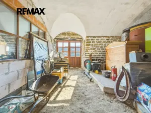 Prodej výrobních prostor, Holany, 241 m2