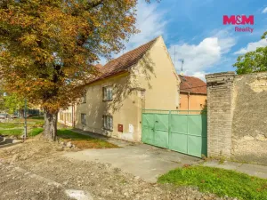 Prodej obchodního prostoru, Buštěhrad, Náměstí, 4516 m2