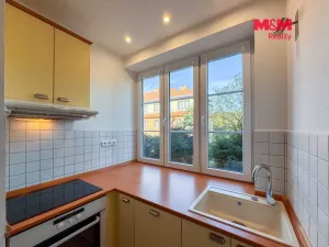 Pronájem bytu 1+1, Praha - Košíře, Píseckého, 37 m2