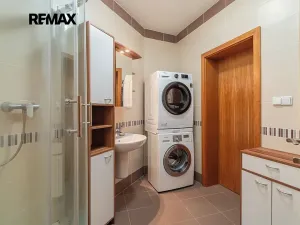 Pronájem bytu 2+kk, Praha - Zličín, Sazovická, 48 m2