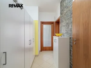 Pronájem bytu 2+kk, Praha - Zličín, Sazovická, 48 m2