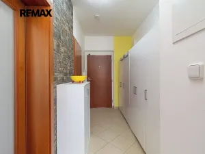 Pronájem bytu 2+kk, Praha - Zličín, Sazovická, 48 m2
