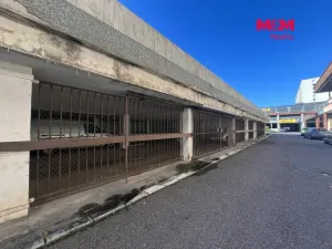 Pronájem garážového stání, Hradec Králové, třída Edvarda Beneše, 12 m2
