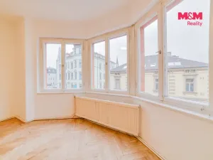 Prodej bytu 4+1, Cheb, Májová, 121 m2