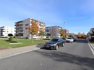 Pronájem bytu 2+kk, Praha - Háje, Loosova, 69 m2