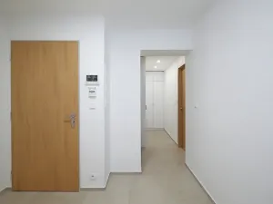 Pronájem bytu 2+kk, Liberec, Šafaříkova, 57 m2