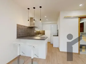 Pronájem bytu 2+kk, Praha - Kobylisy, Mirovická, 39 m2