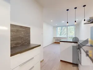 Pronájem bytu 2+kk, Praha - Kobylisy, Mirovická, 39 m2