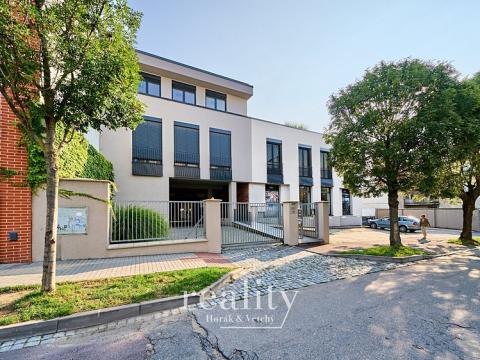 Prodej bytu 3+kk, Znojmo, Tyršova, 127 m2