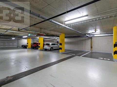 Pronájem garážového stání, Praha - Malešice, Univerzitní, 13 m2