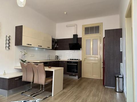 Pronájem bytu 2+kk, Praha - Holešovice, Na Maninách, 51 m2