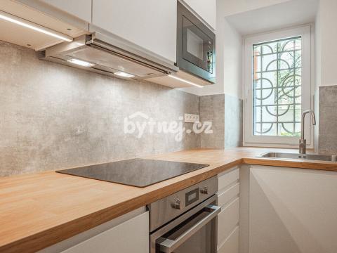Pronájem bytu 2+kk, Praha - Bubeneč, Verdunská, 37 m2
