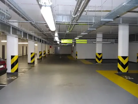 Pronájem garážového stání, Praha - Vinohrady, Korunní, 20 m2